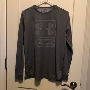 Grey under amour long sleeve shirt